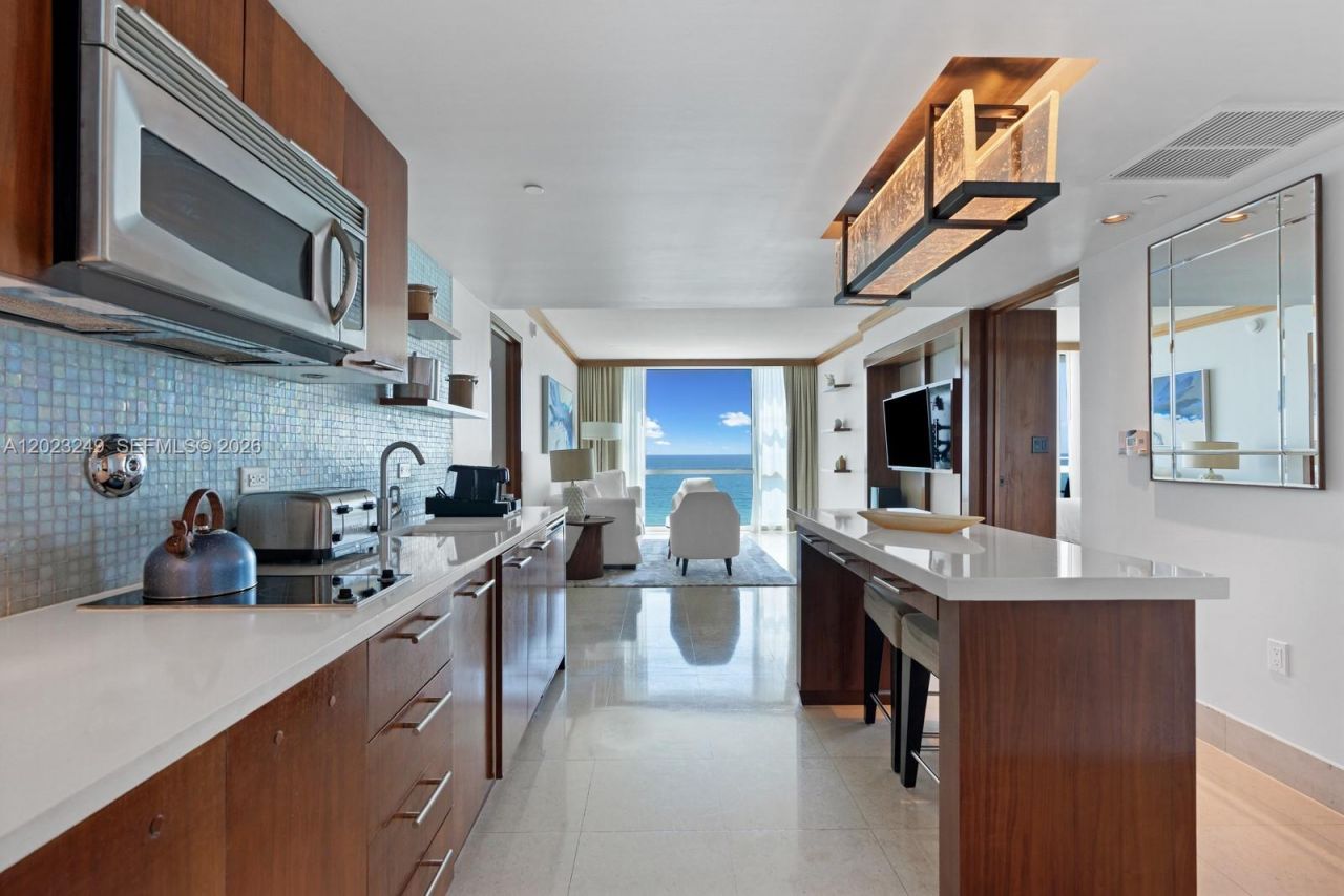 6801 Collins Ave , Unit 705 (Door , Miami Beach, FL 33141 Photo