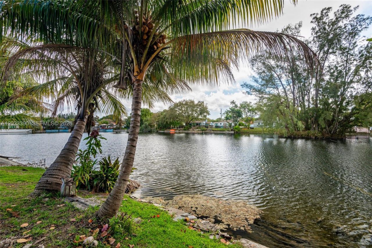 344 Payne Dr, Miami Springs, FL 33166 Photo