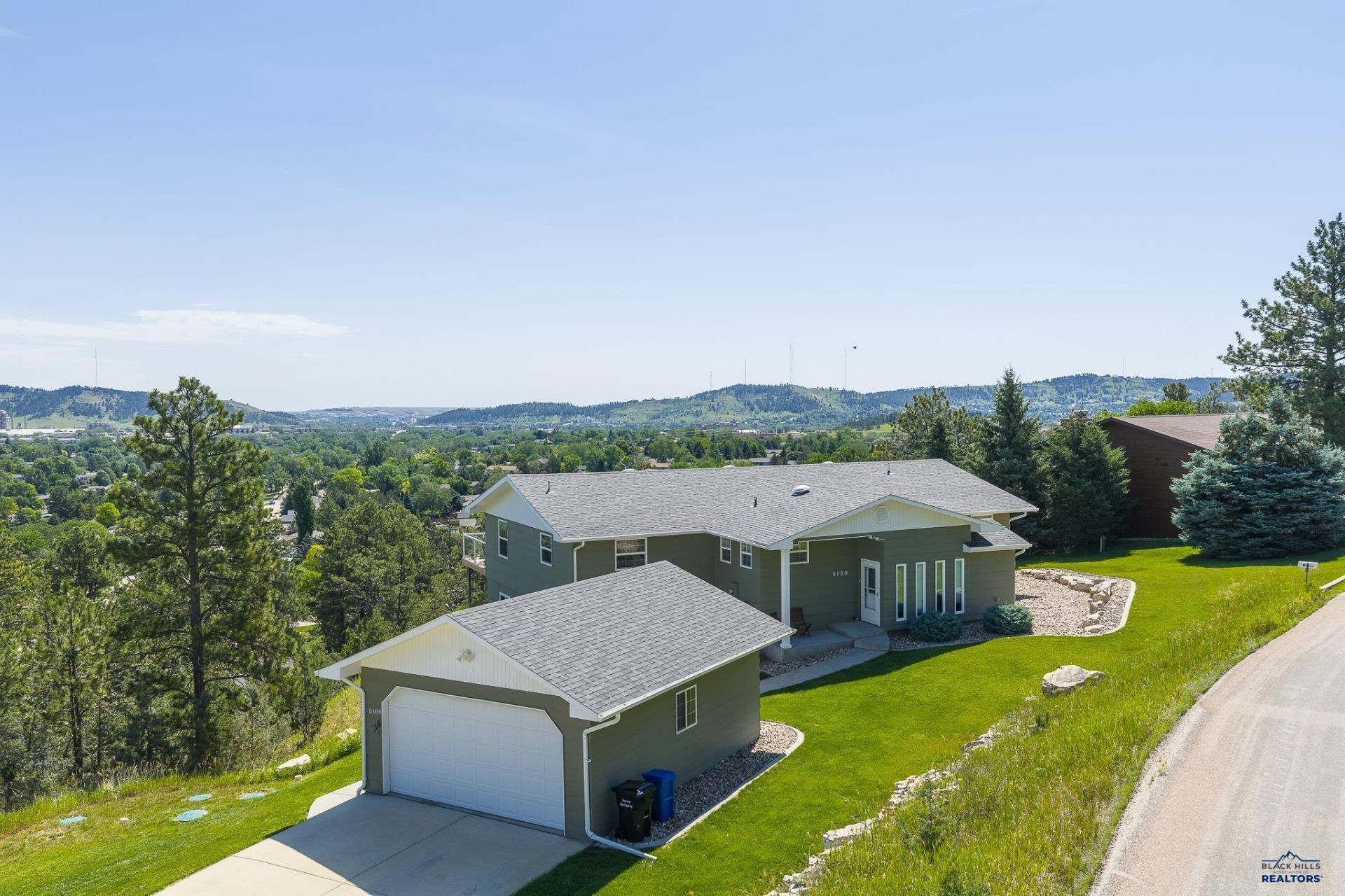 5109 Pinedale Heights Dr, Rapid City, SD 57702 Main Photo