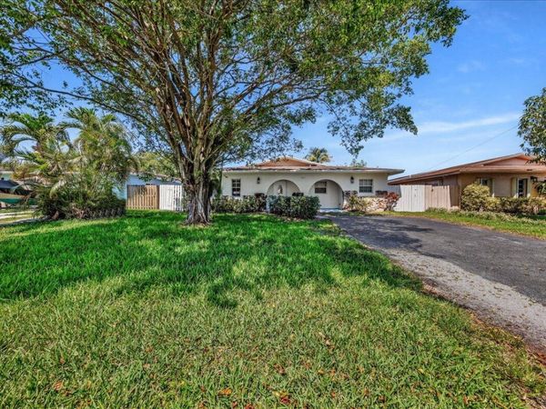 4641 SW 43rd Avenue, Dania Beach, FL 33314