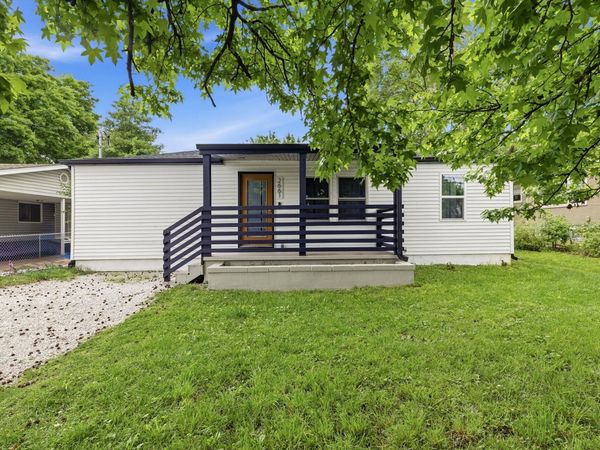 2661 E Division Street , Springfield, MO 65803