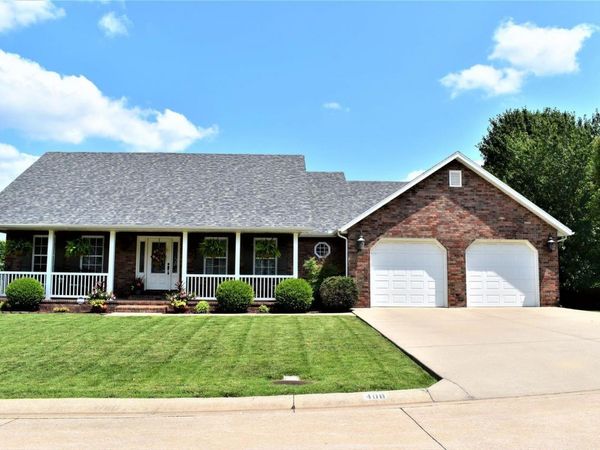 408 Honeysuckle Lane , Monett, MO 65708