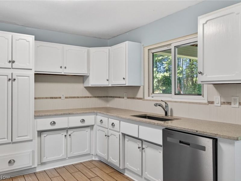 6588 Glenallen Avenue , Solon, OH 44139 Photo 11