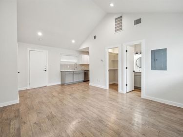 5018 San Jacinto Street, Unit 201, Dallas, TX 75206