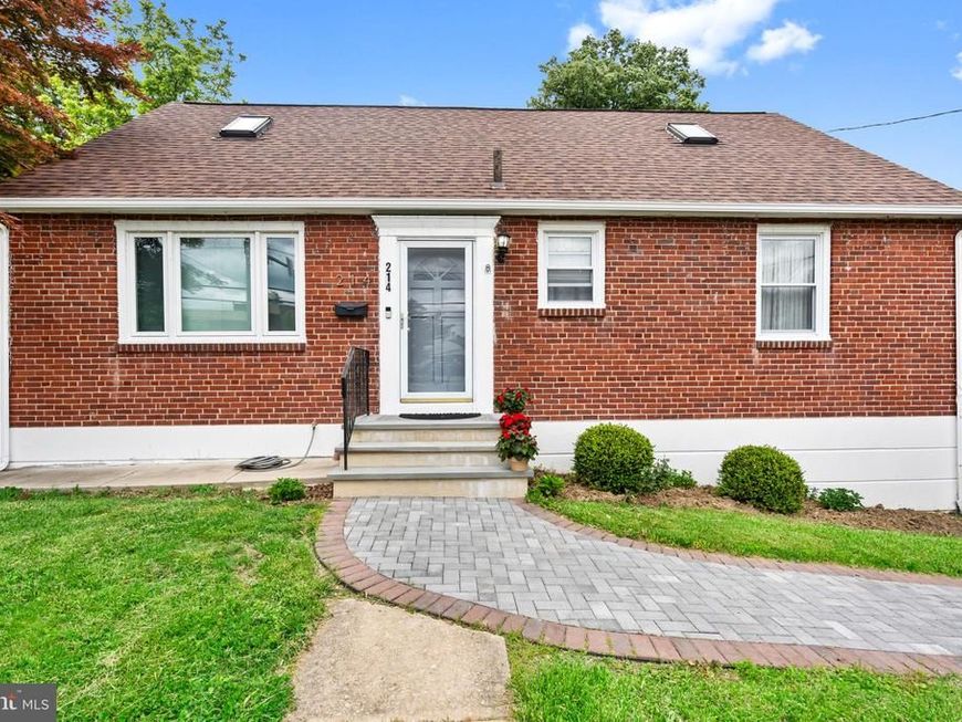 214 S Sproul Road, Broomall, PA 19008 Main Photo