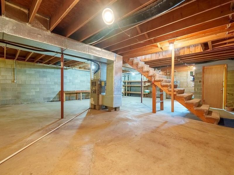 325 Ackley Road , Frankfort, OH 45628 Photo 5