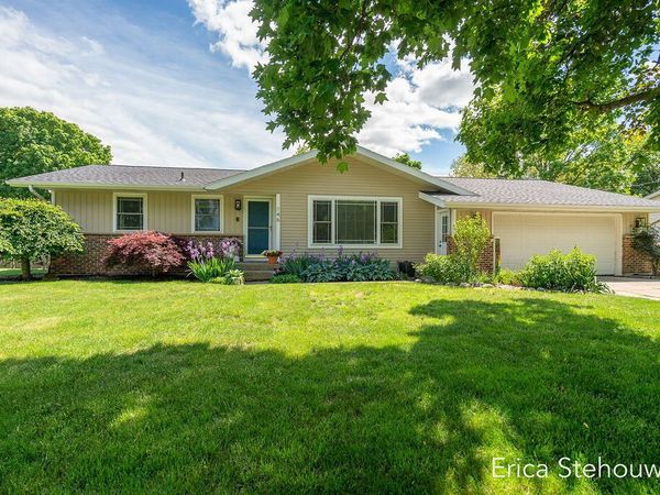 146 Sunnyview Drive SW, Grandville, MI 49418