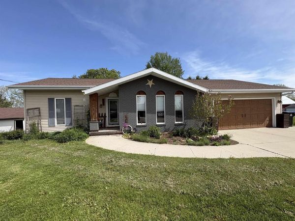 205 E FREEBORN STREET, Cecil, WI 54111