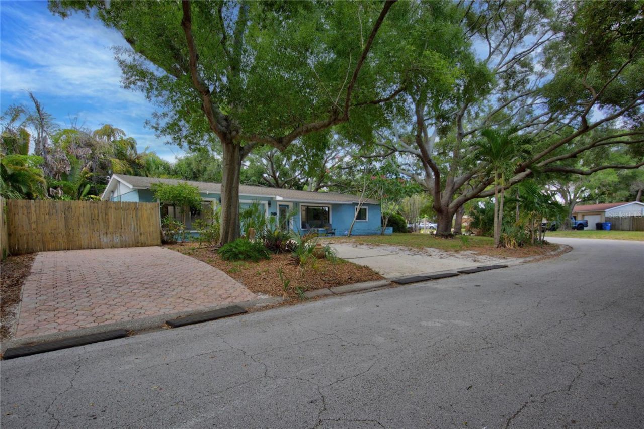 2901 70th Street N, Saint Petersburg, FL 33710 Photo