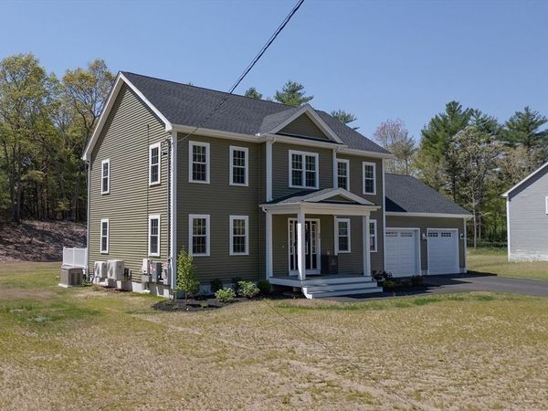 90 Howland Rd, Lakeville, MA 02347