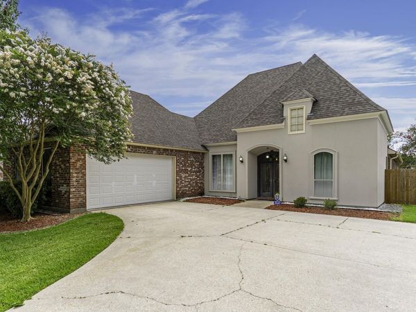 10741 Hillmont Ave, Saint George, LA 70810