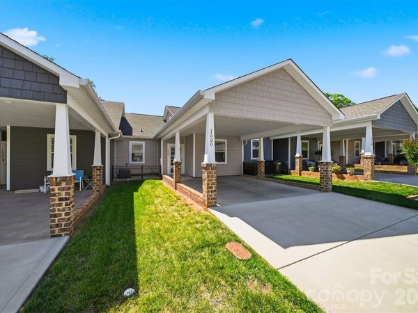 1520 28th Street Lane SE, Hickory, NC 28602