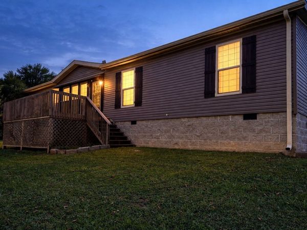 137 Hawkins Rd , Westmoreland, TN 37186