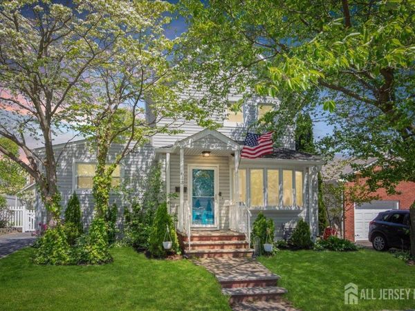 613 Maplewood Avenue, Roselle Park, NJ 07204