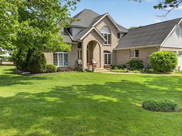 4802 Pipers Way Lane, ROSCOE, IL 61073