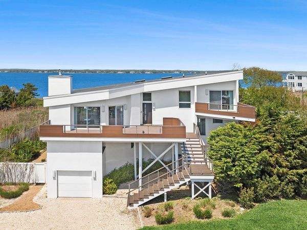 588 Dune Road , Westhampton, NY 11978