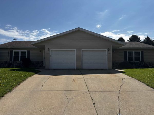 1102-1104 Sausalito Drive, Waunakee, WI 53597