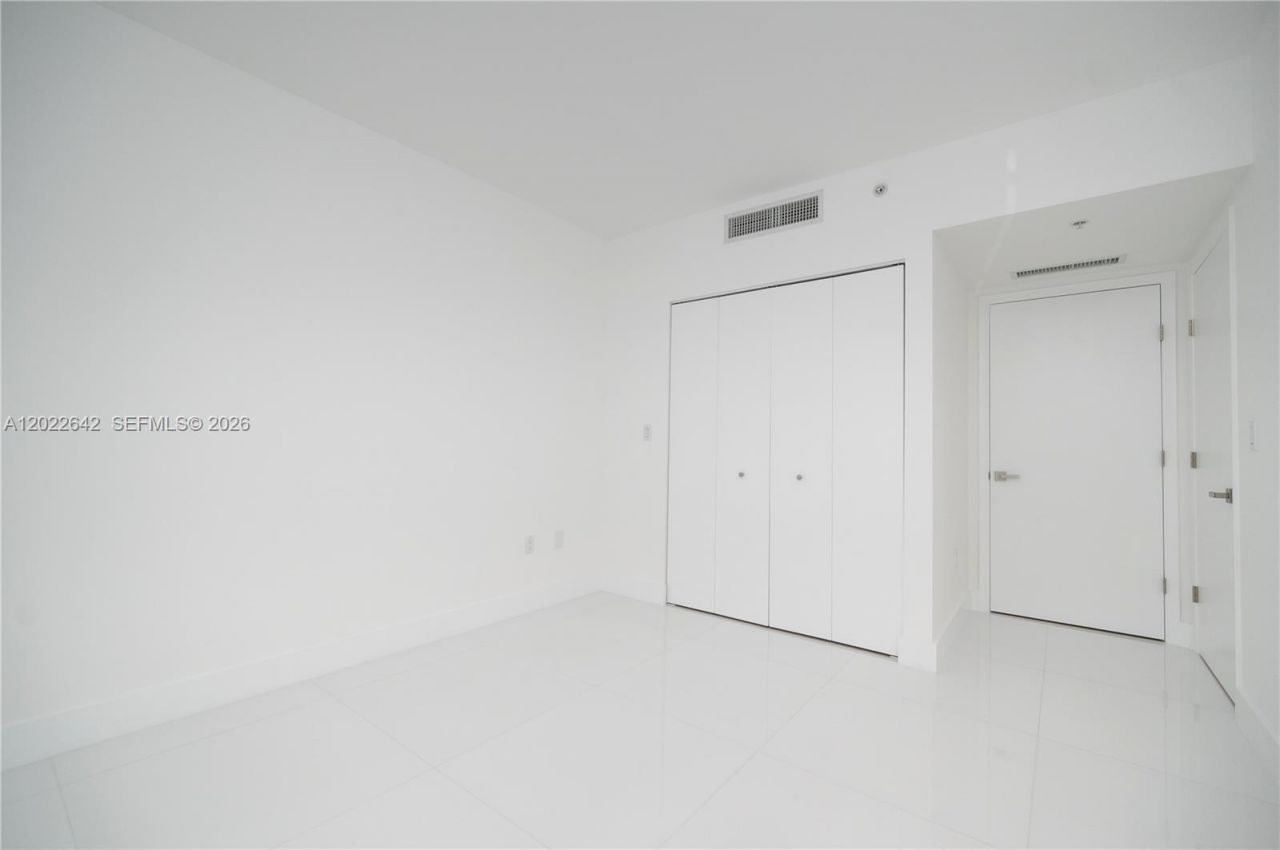 92 SW 3rd St , Unit 3411, Miami, FL 33130 Photo