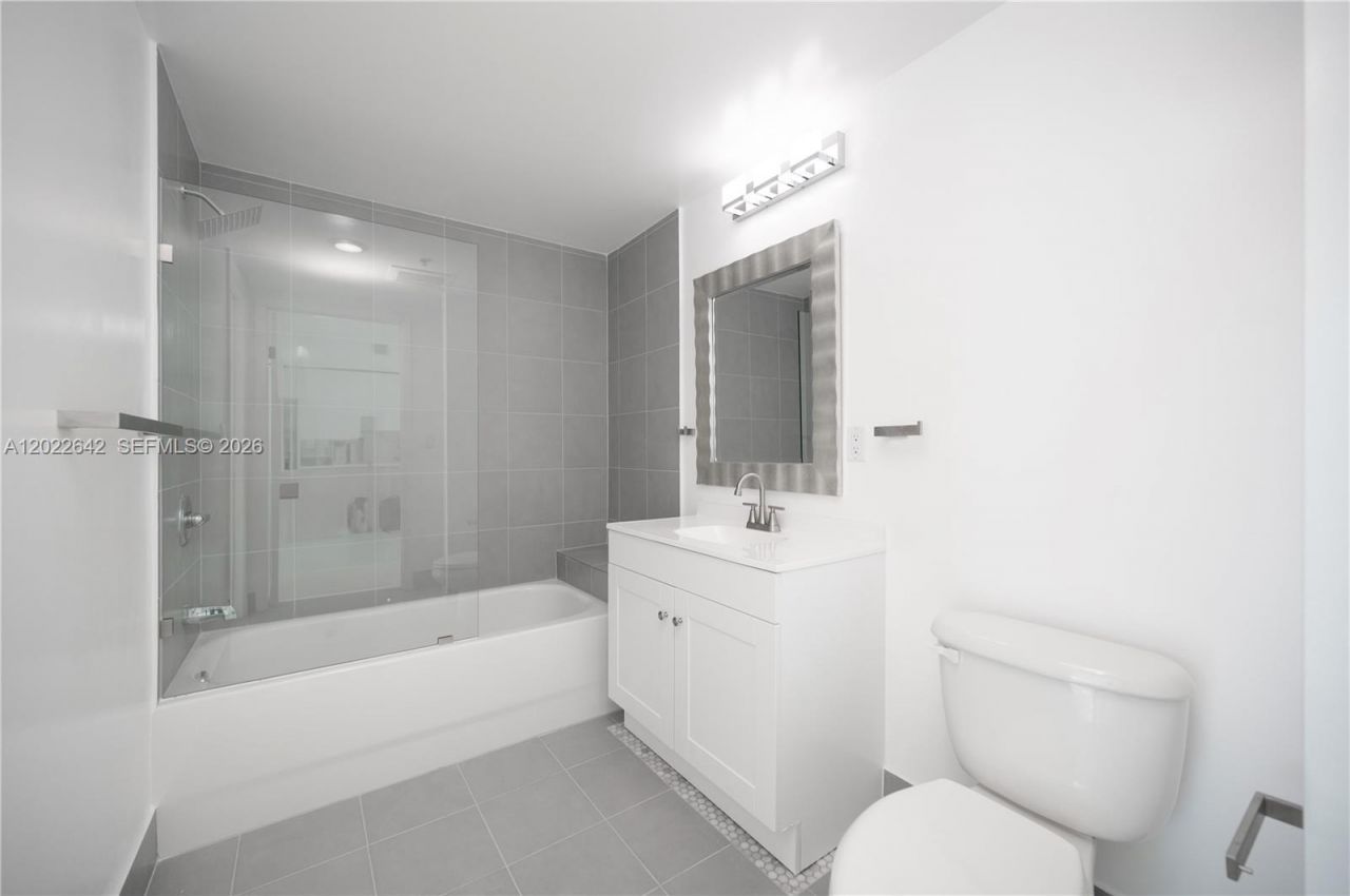 92 SW 3rd St , Unit 3411, Miami, FL 33130 Photo