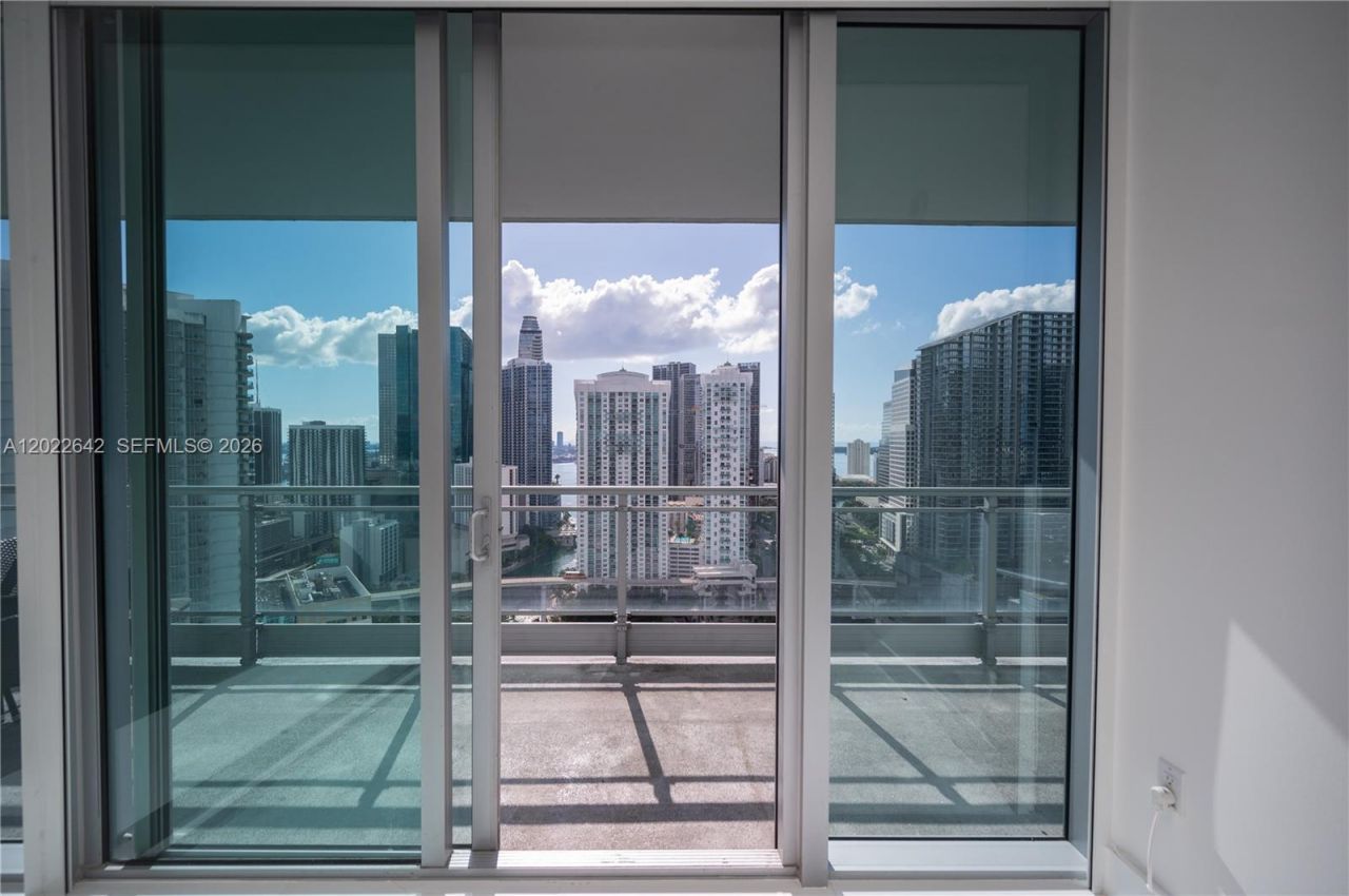 92 SW 3rd St , Unit 3411, Miami, FL 33130 Photo
