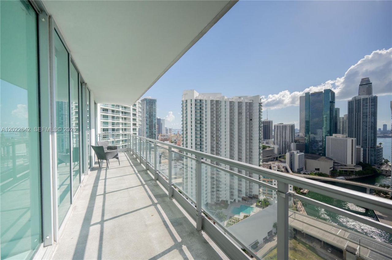92 SW 3rd St , Unit 3411, Miami, FL 33130 Photo