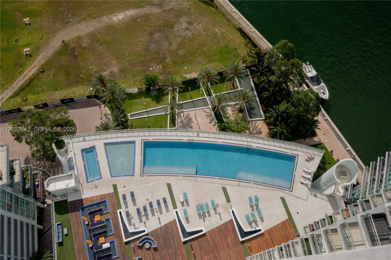 92 SW 3rd St , Unit 3411, Miami, FL 33130 Photo