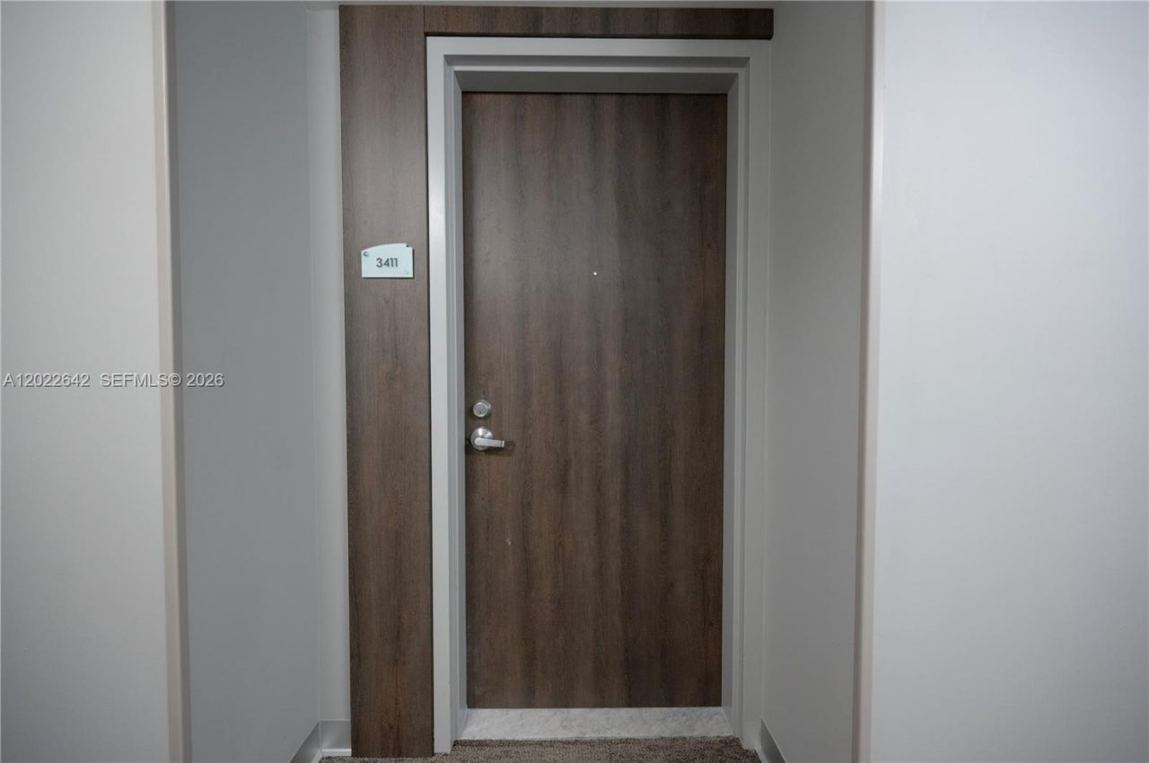 92 SW 3rd St , Unit 3411, Miami, FL 33130 Photo
