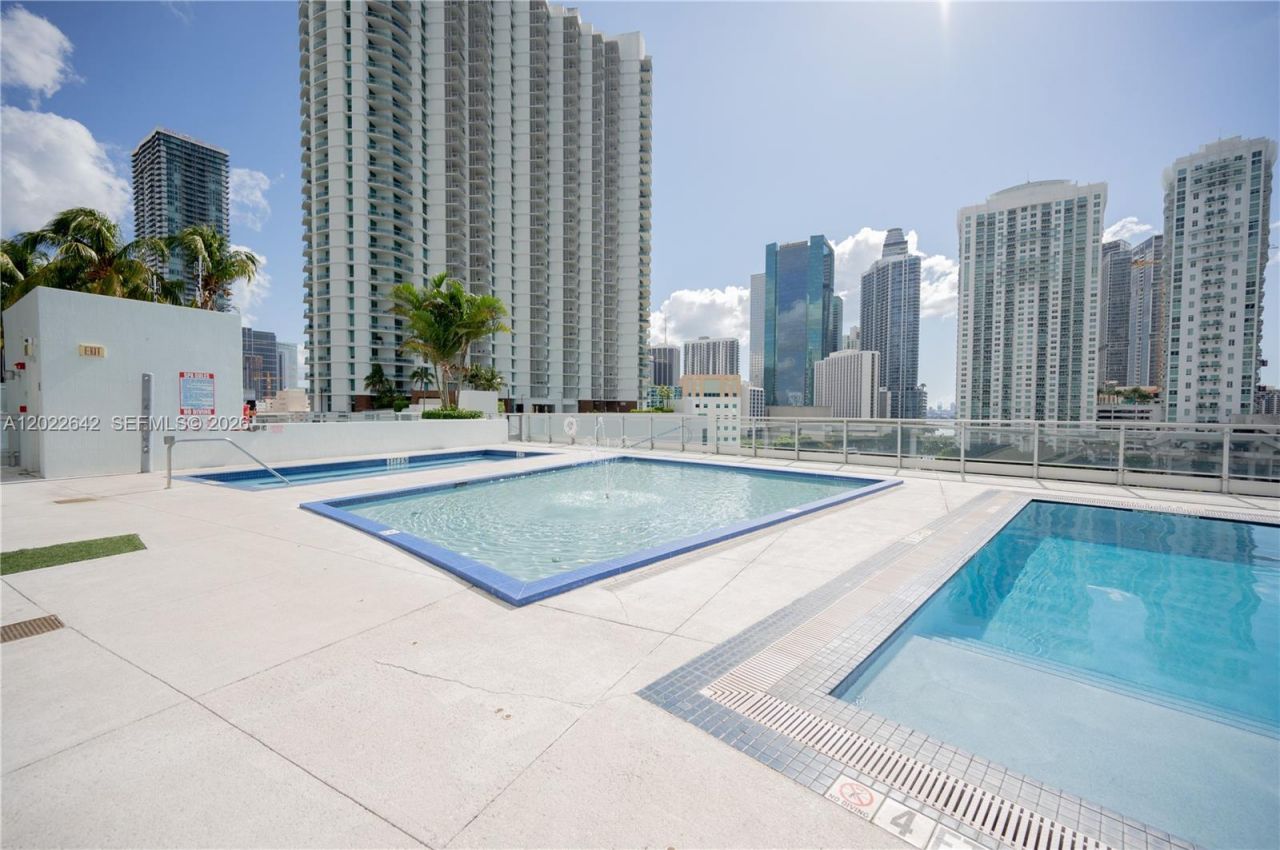 92 SW 3rd St , Unit 3411, Miami, FL 33130 Photo