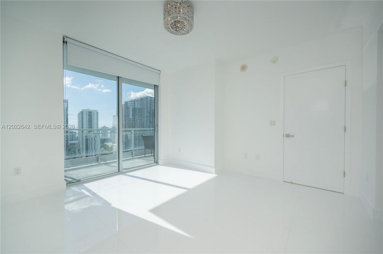92 SW 3rd St , Unit 3411, Miami, FL 33130 Photo