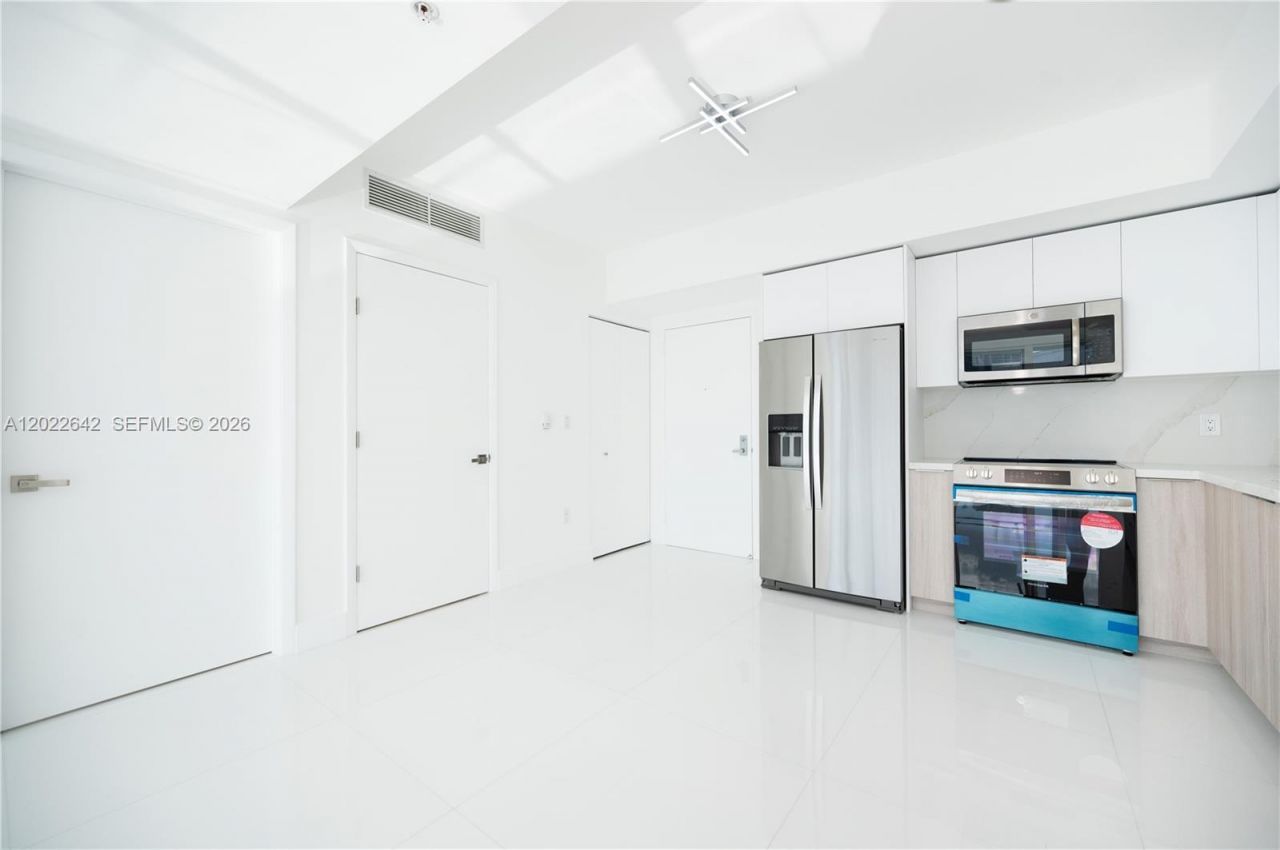 92 SW 3rd St , Unit 3411, Miami, FL 33130 Photo