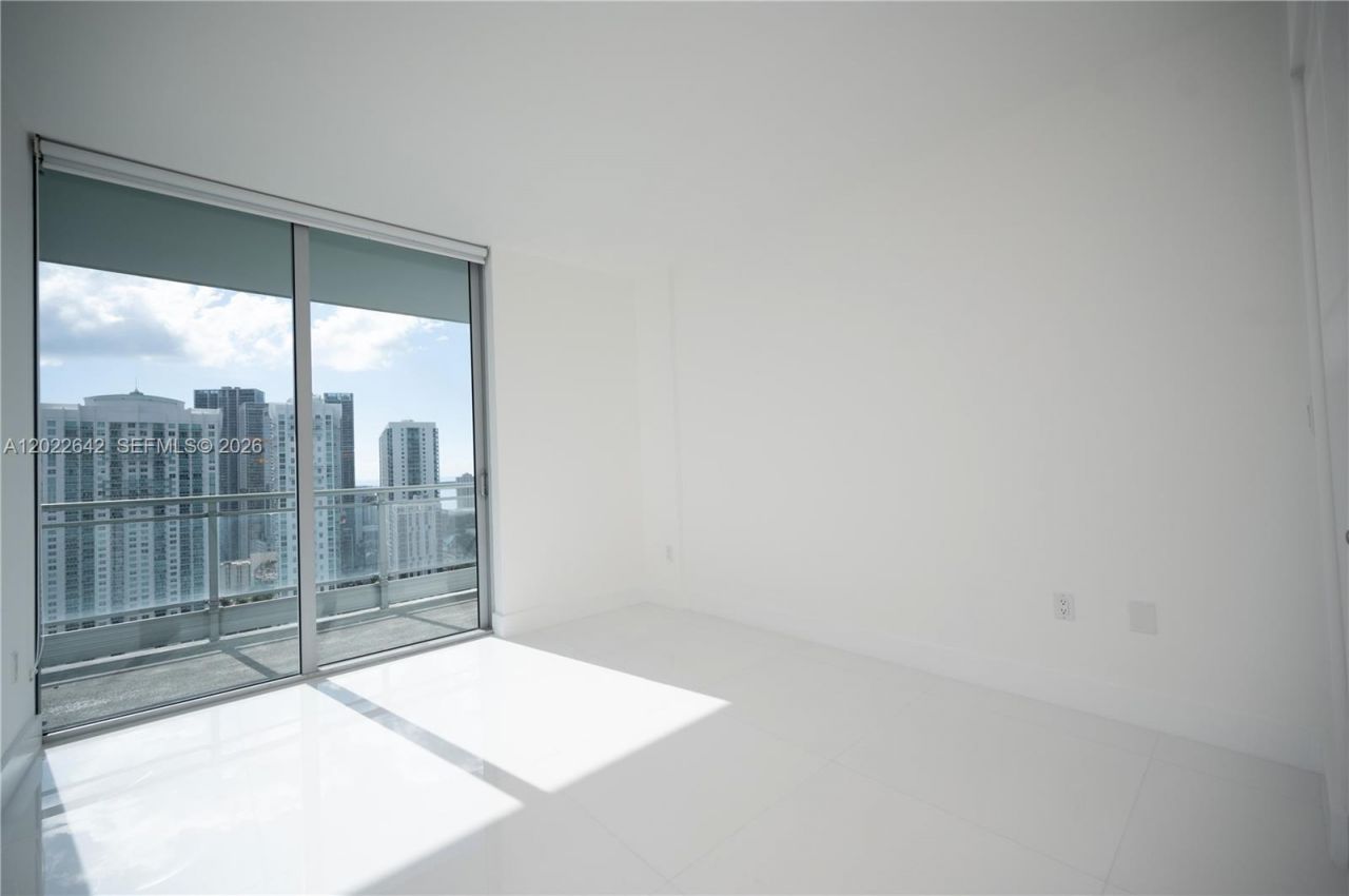 92 SW 3rd St , Unit 3411, Miami, FL 33130 Photo