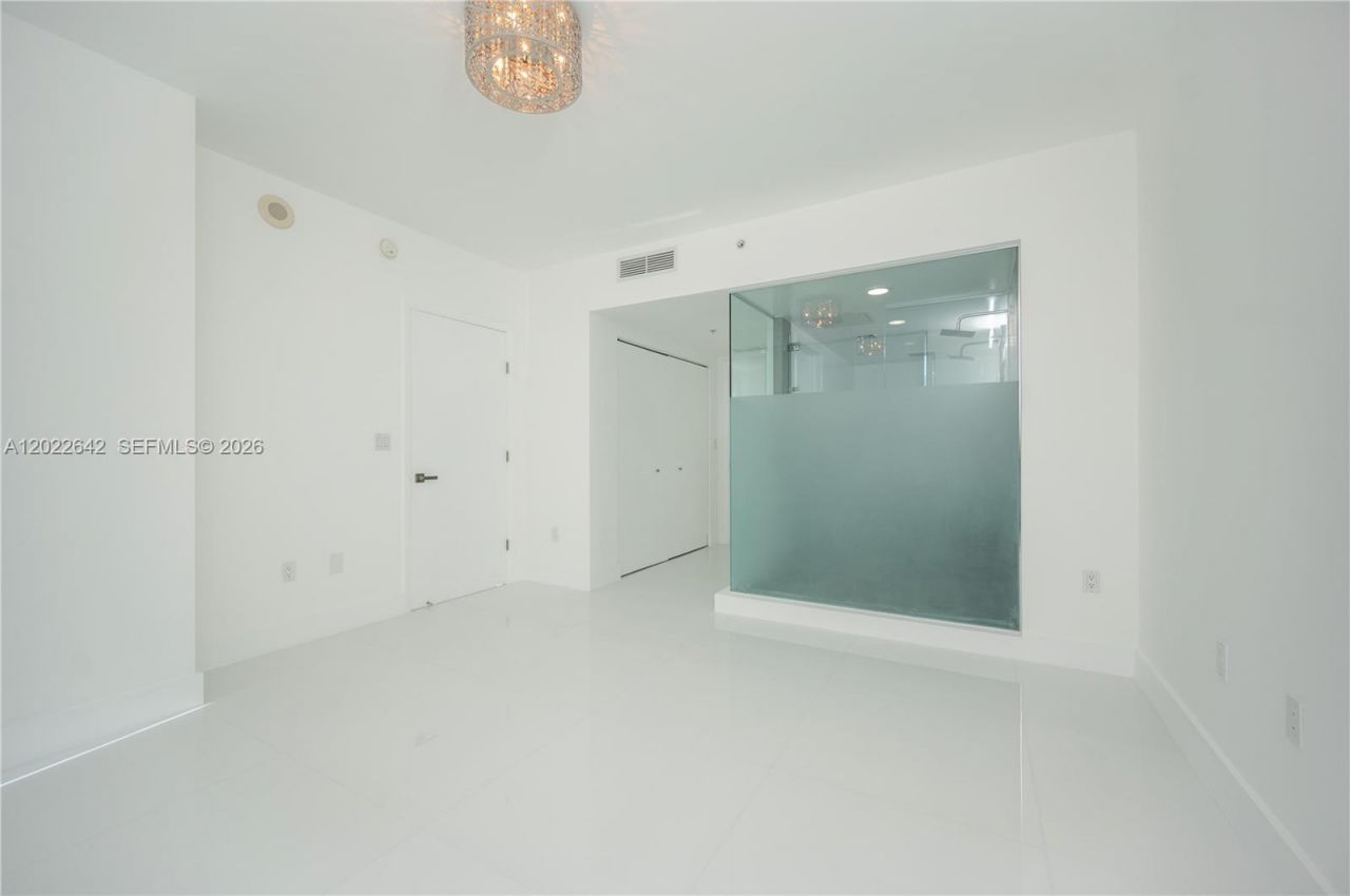 92 SW 3rd St , Unit 3411, Miami, FL 33130 Photo