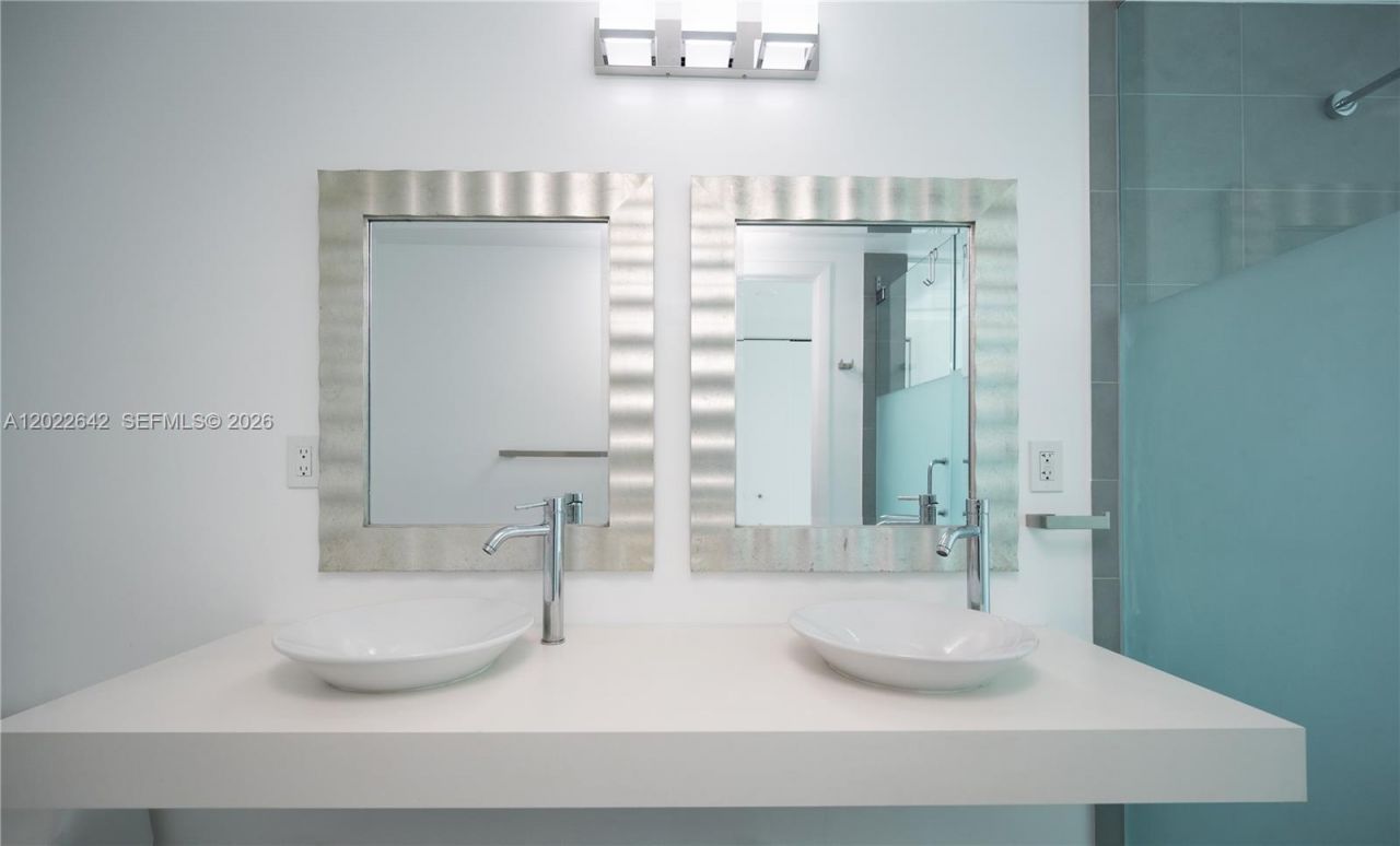 92 SW 3rd St , Unit 3411, Miami, FL 33130 Photo