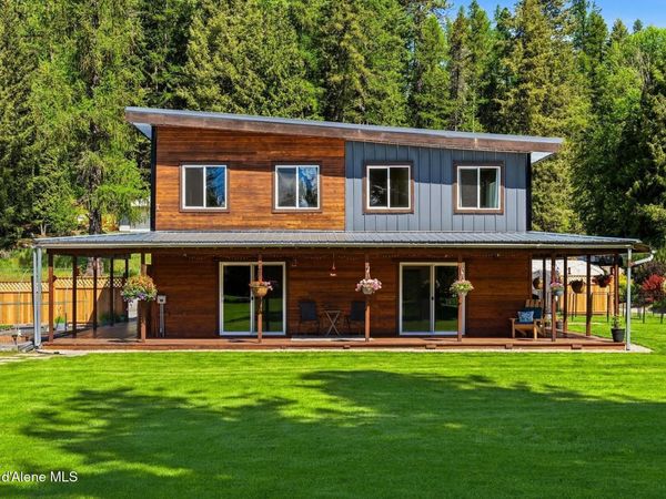 925 Lower Pack River Rd, Sandpoint, ID 83864