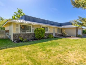 3867 Rio Vista Way Klamath Falls, OR 97603