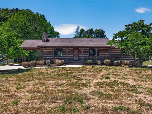 7000 Oakridge Drive , Lexington, NC 27295