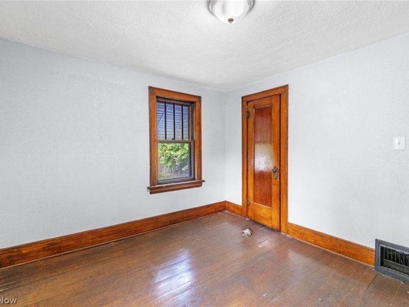 1396 Curtis Street, Akron, OH 44301 Photo 12