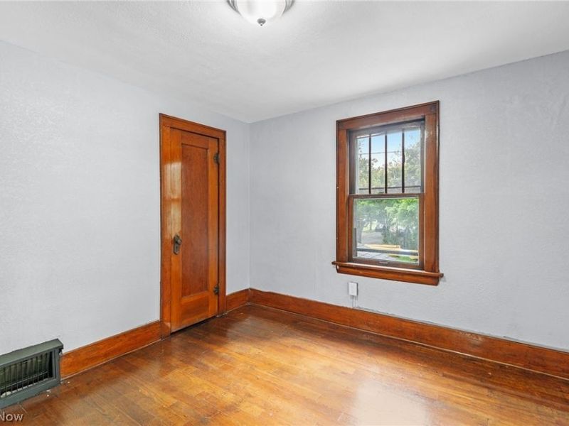 1396 Curtis Street, Akron, OH 44301 Photo 18