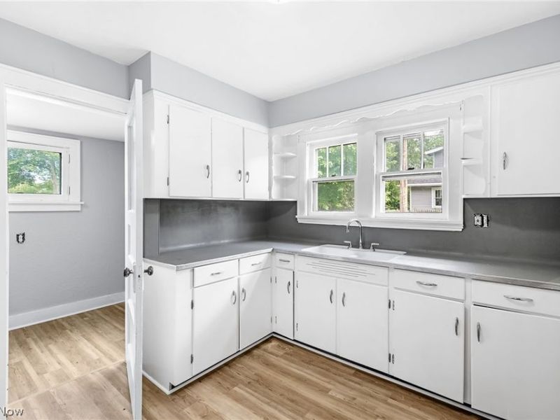 1396 Curtis Street, Akron, OH 44301 Photo 6