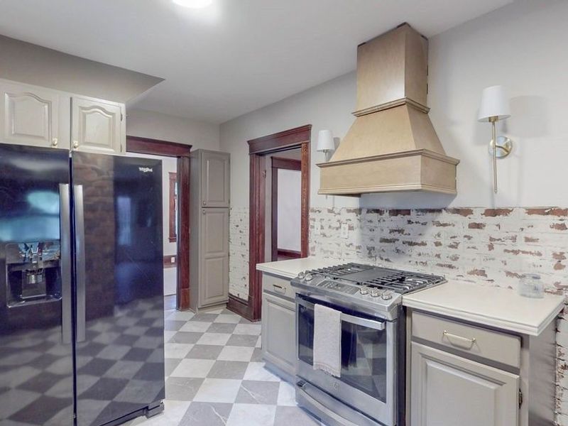 645 W Summit Street, Alliance, OH 44601 Photo 10