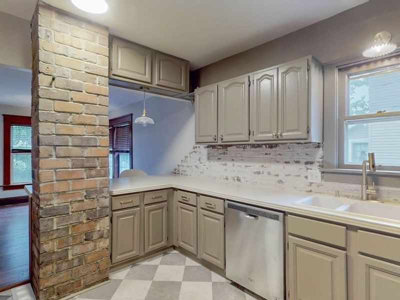 645 W Summit Street, Alliance, OH 44601 Photo 8