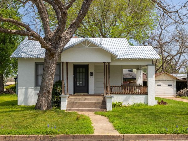 258 N Water ST, La Grange, TX 78945