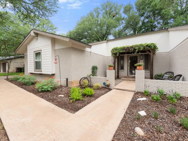 302 S Lake Creek DR, Round Rock, TX 78681