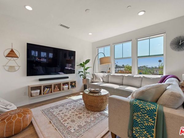 2911 Exposition Place, Unit 1, Los Angeles, CA 90018