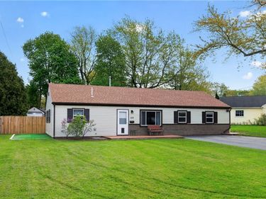 152 Iroquois Street , Webster, NY 14580