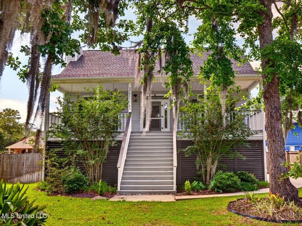 10493 Riviere Vue Drive, Biloxi, MS 39532