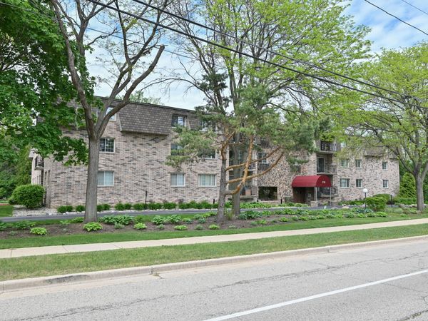 1730 W Green Tree Rd, Unit 104, Glendale, WI 53209