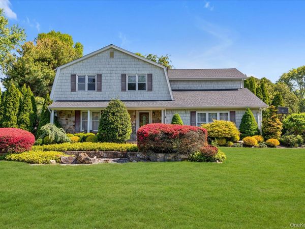 4 Toga Court , East Northport, NY 11731