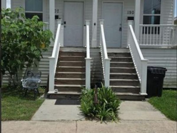 1905 MONTEGUT Drive , New Orleans, LA 70126