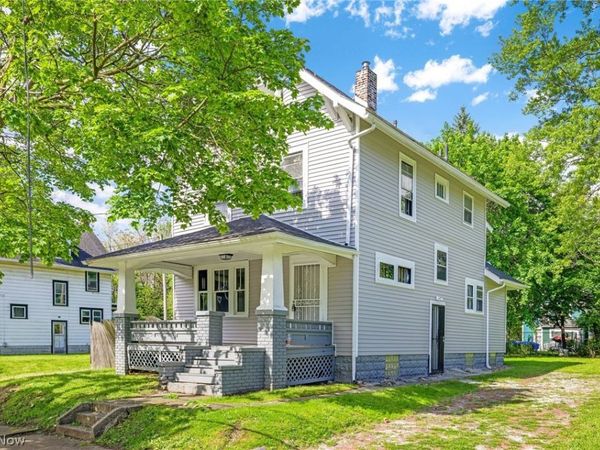 1390 Curtis Street , Akron, OH 44301